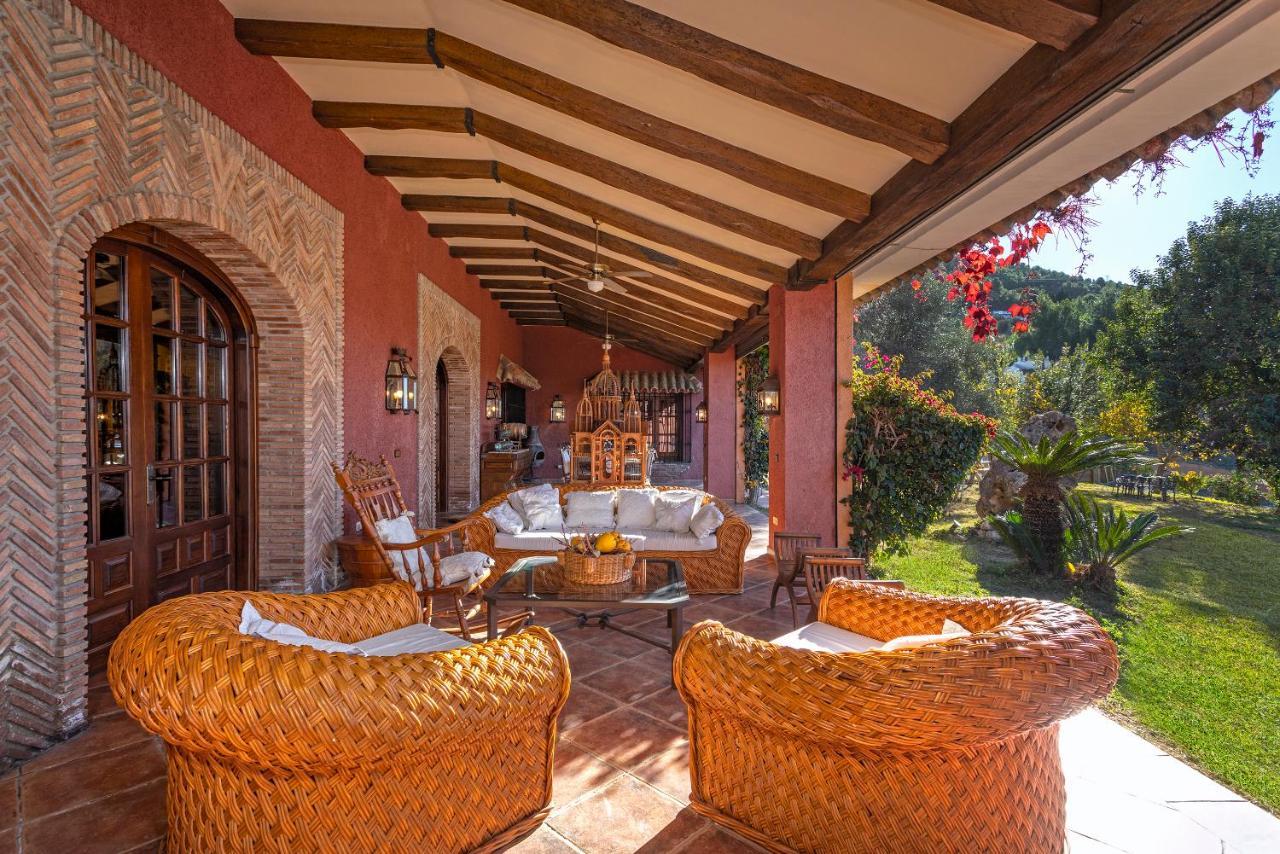 Casa Flores Con Piscina Interior Climatizada Alcaucín Zewnętrze zdjęcie