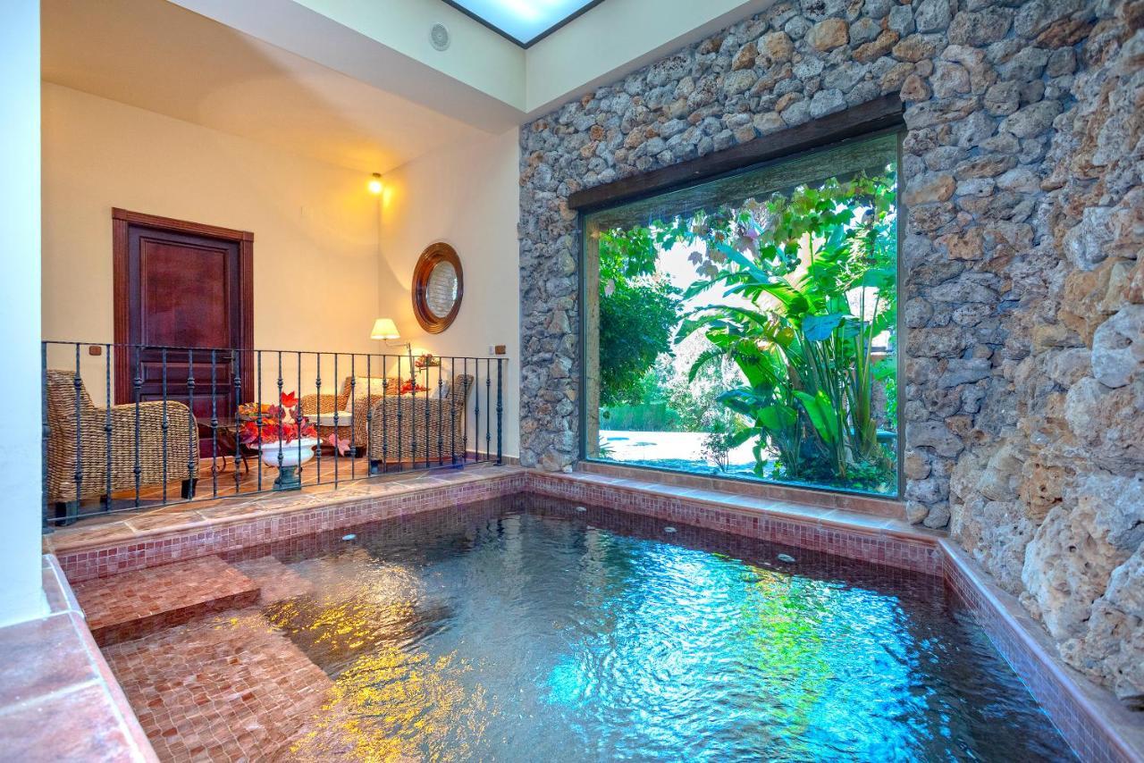 Casa Flores Con Piscina Interior Climatizada Alcaucín Zewnętrze zdjęcie