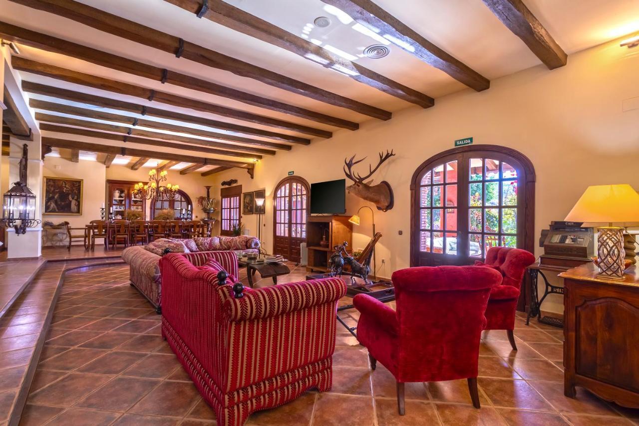 Casa Flores Con Piscina Interior Climatizada Alcaucín Zewnętrze zdjęcie