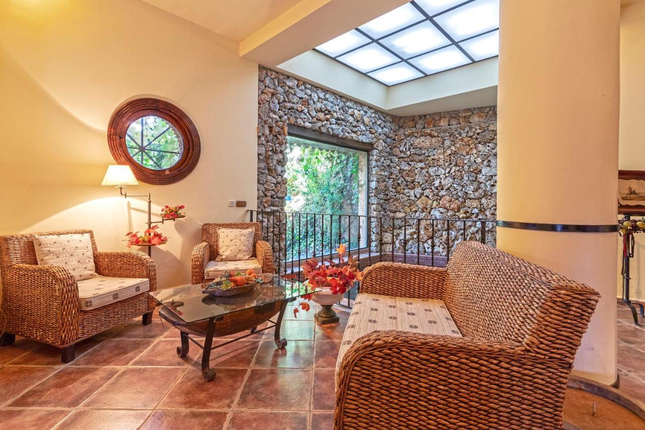 Casa Flores Con Piscina Interior Climatizada Alcaucín Zewnętrze zdjęcie