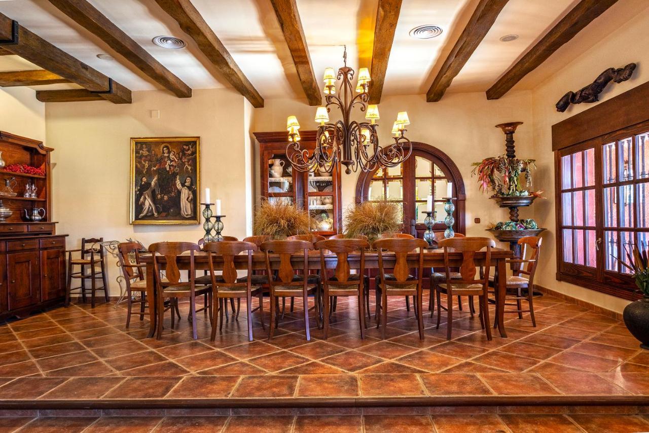 Casa Flores Con Piscina Interior Climatizada Alcaucín Zewnętrze zdjęcie