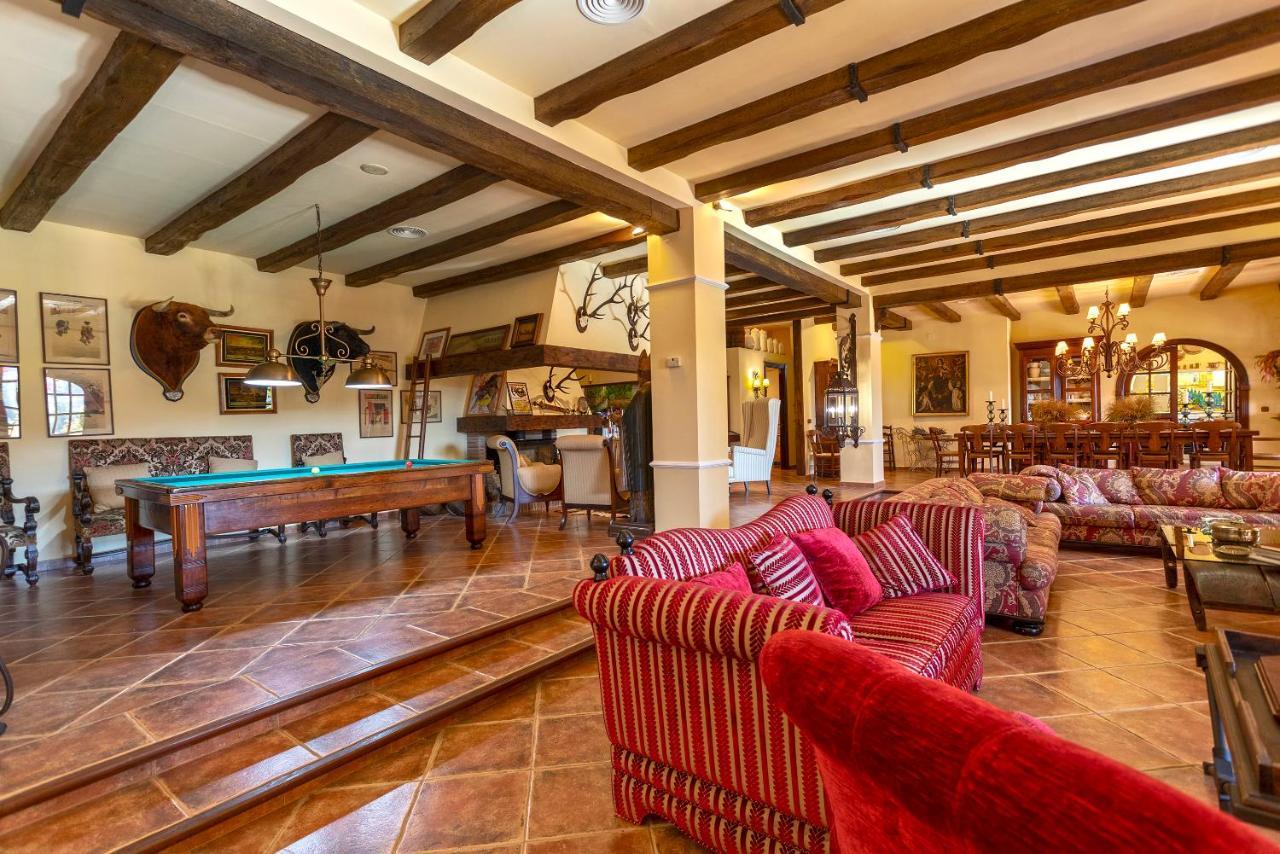 Casa Flores Con Piscina Interior Climatizada Alcaucín Zewnętrze zdjęcie