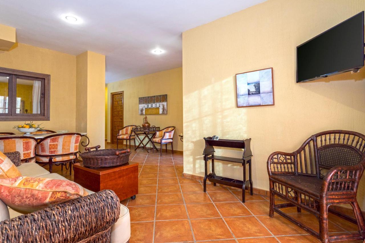 Casa Flores Con Piscina Interior Climatizada Alcaucín Zewnętrze zdjęcie