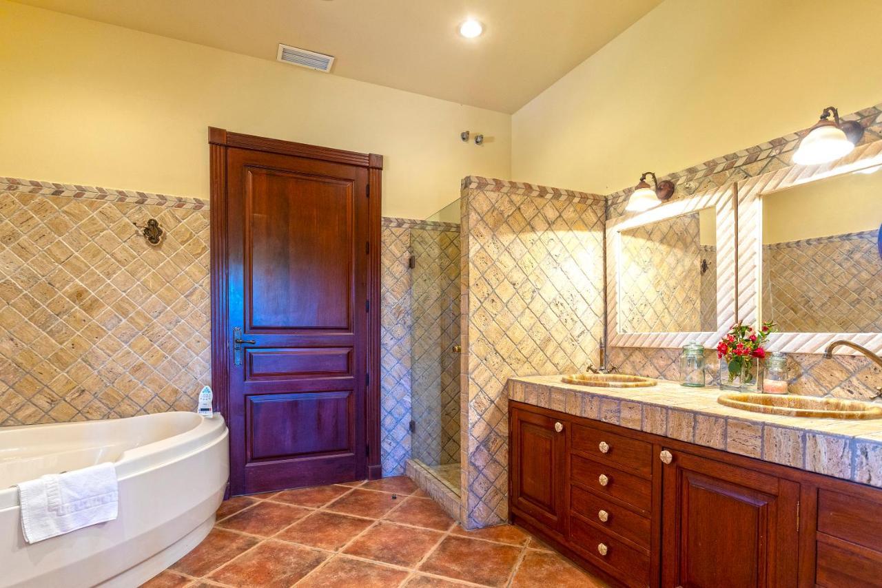 Casa Flores Con Piscina Interior Climatizada Alcaucín Zewnętrze zdjęcie