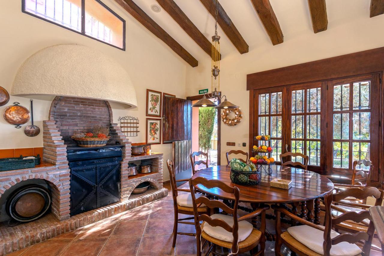 Casa Flores Con Piscina Interior Climatizada Alcaucín Zewnętrze zdjęcie