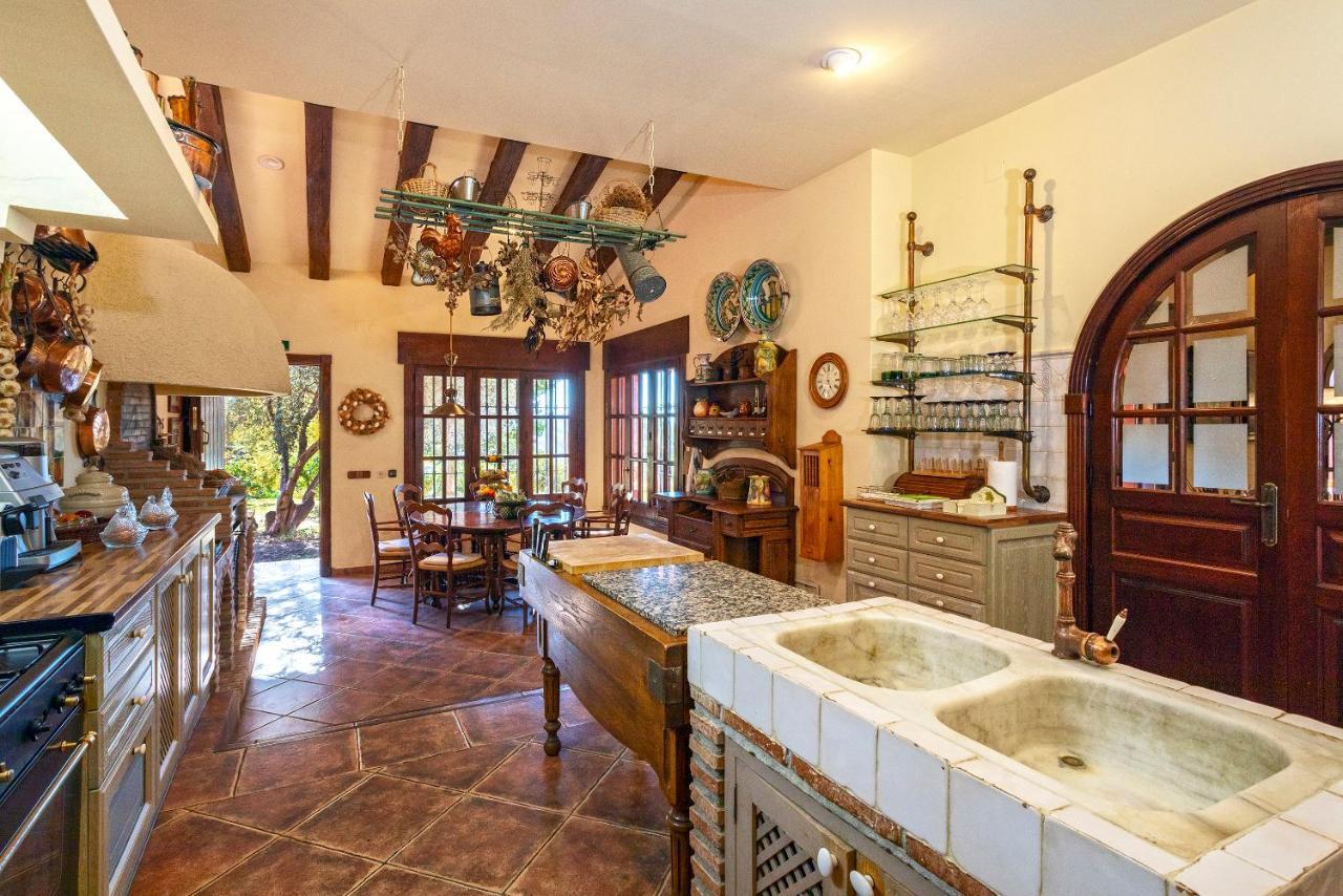 Casa Flores Con Piscina Interior Climatizada Alcaucín Zewnętrze zdjęcie